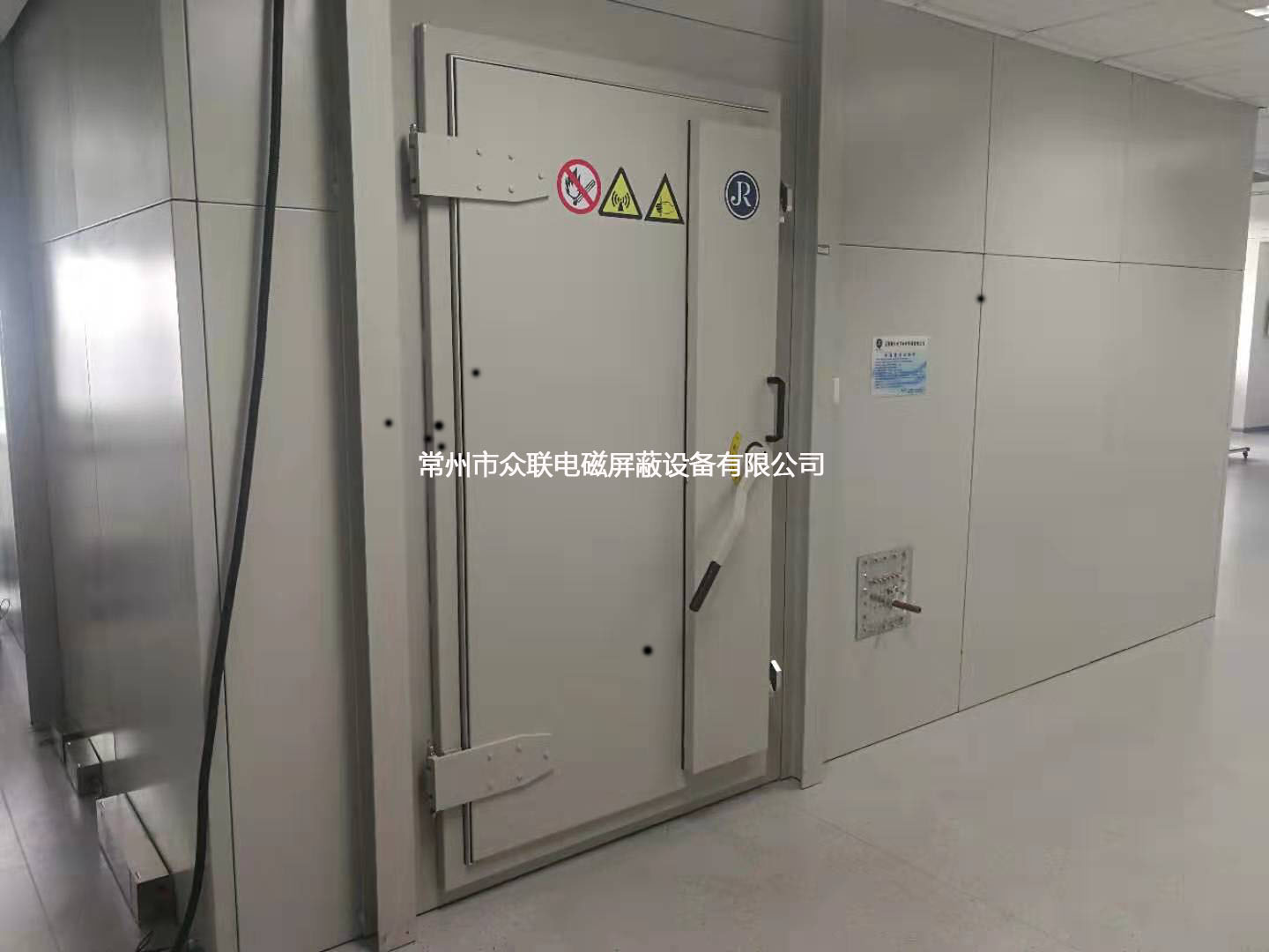 屏蔽機(jī)房門